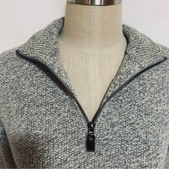 Club Monaco XS pure merino wool heather grey sweater. - Picture 3 of 8